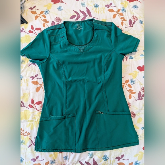Cherokee Women's scrub top - Picture 2 of 5